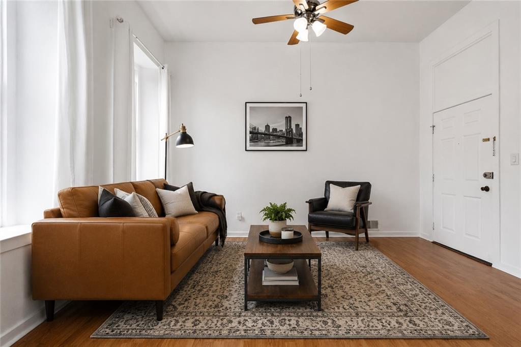 600 Lockhart Street, Unit 3 Pittsburgh, PA 15212 - Photo 10 of 42 This photo is virtually staged.