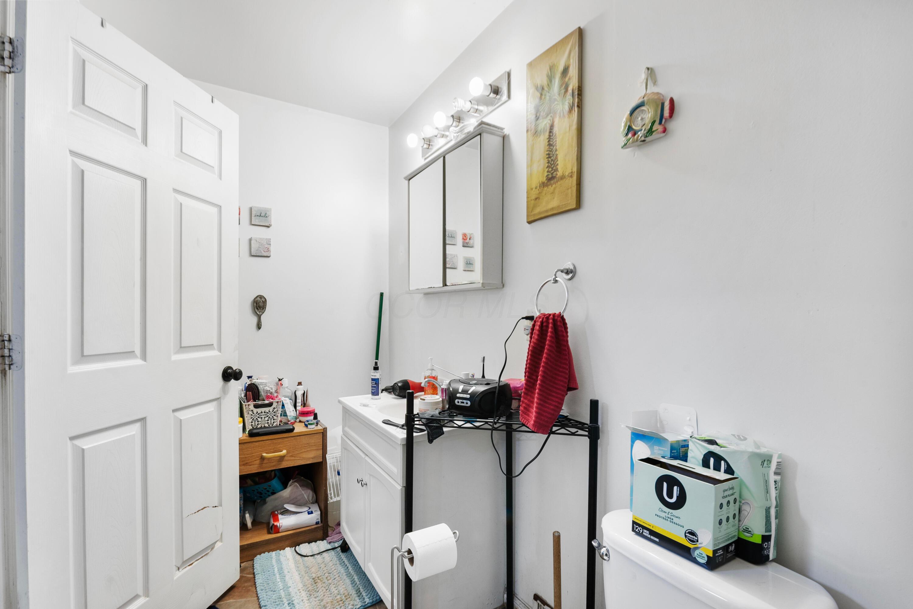 8538 Royalton Road Southwest Lancaster, OH 43130 - Photo 23 of 50 Bathroom