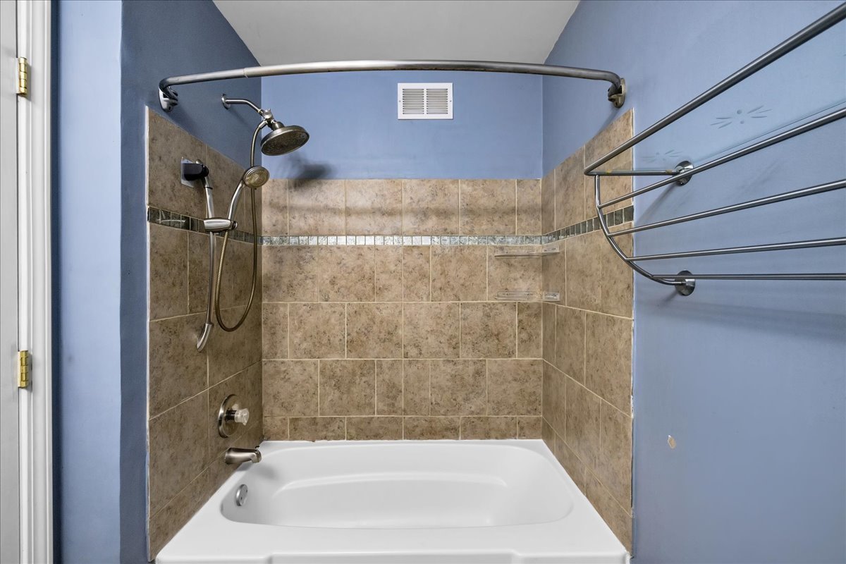 823 Symphony Drive Aurora, IL 60504 - Photo 18 of 27