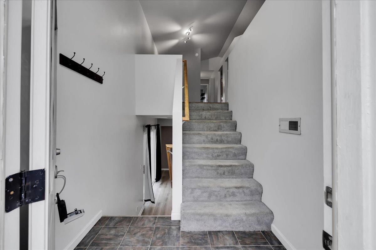 823 Symphony Drive Aurora, IL 60504 - Photo 4 of 27