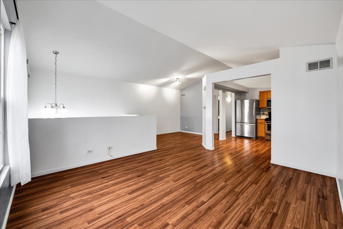 823 Symphony Drive Aurora, IL 60504 - Photo 8 of 27