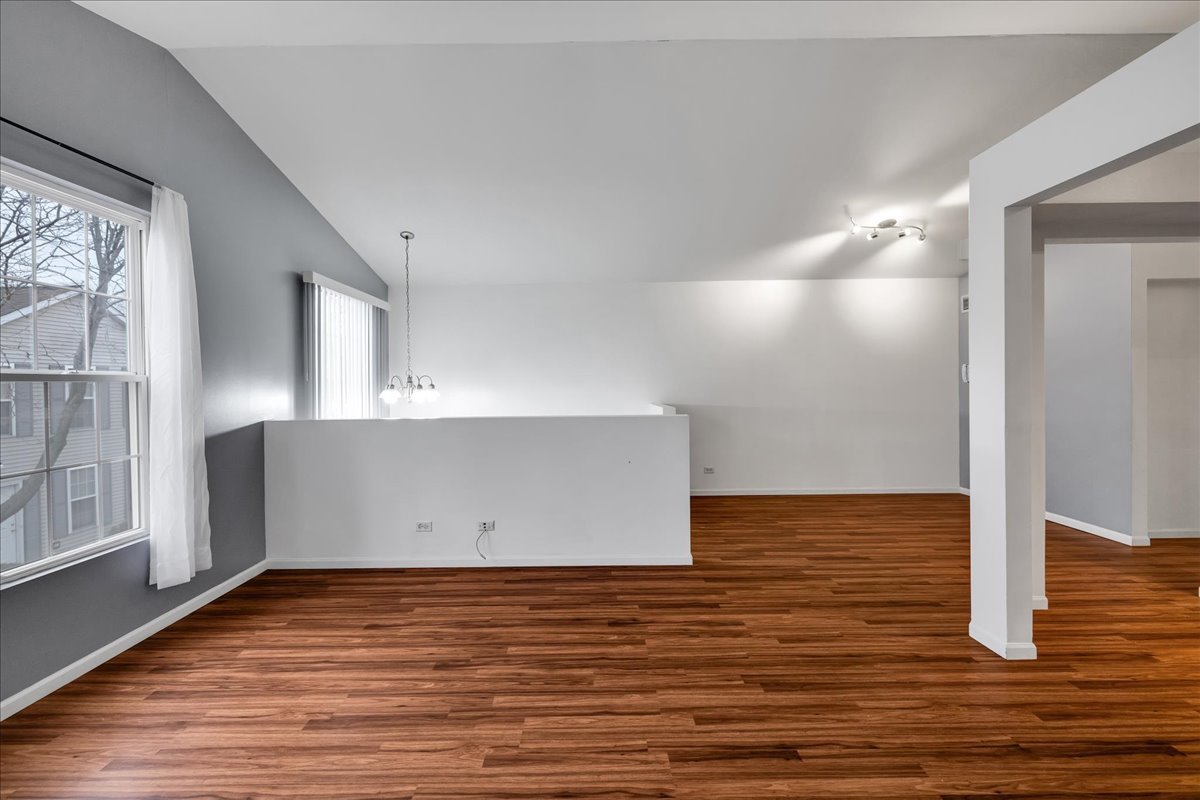 823 Symphony Drive Aurora, IL 60504 - Photo 9 of 27