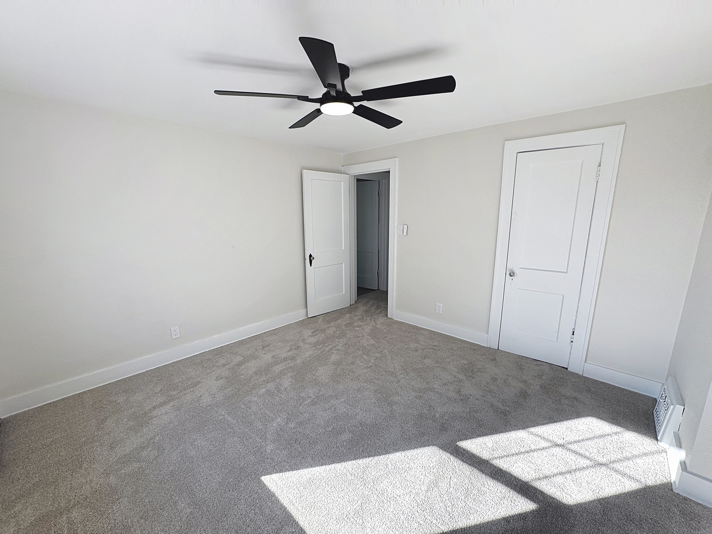 2431 28th Street Moline, IL 61265 - Photo 14 of 25