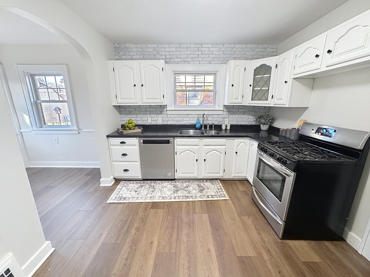 2431 28th Street Moline, IL 61265 - Photo 6 of 25