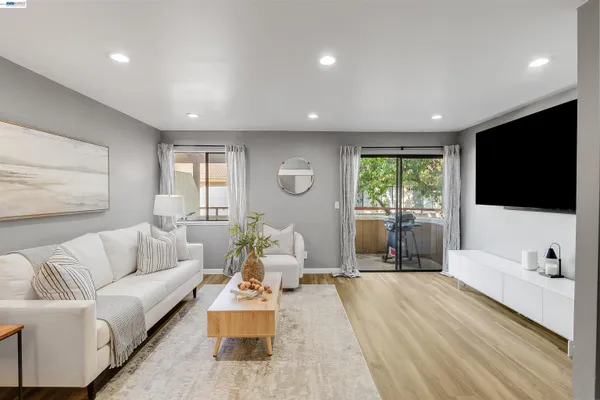 $400,000 | 5025 Valley Crest Drive, Unit 147, Concord, CA 94521