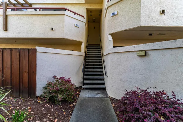 $400,000 | 5025 Valley Crest Drive, Unit 147, Concord, CA 94521
