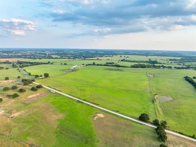a view of a green field with lots of green space