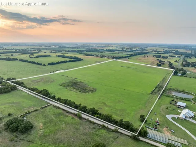 a view of a grassy field