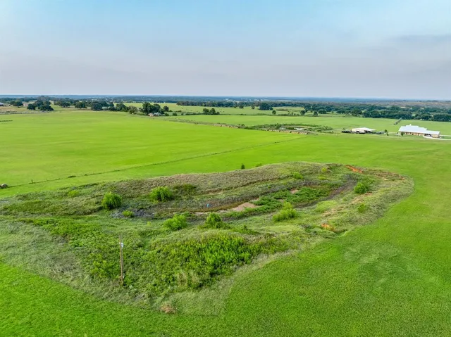 a view of an outdoor space and a yard