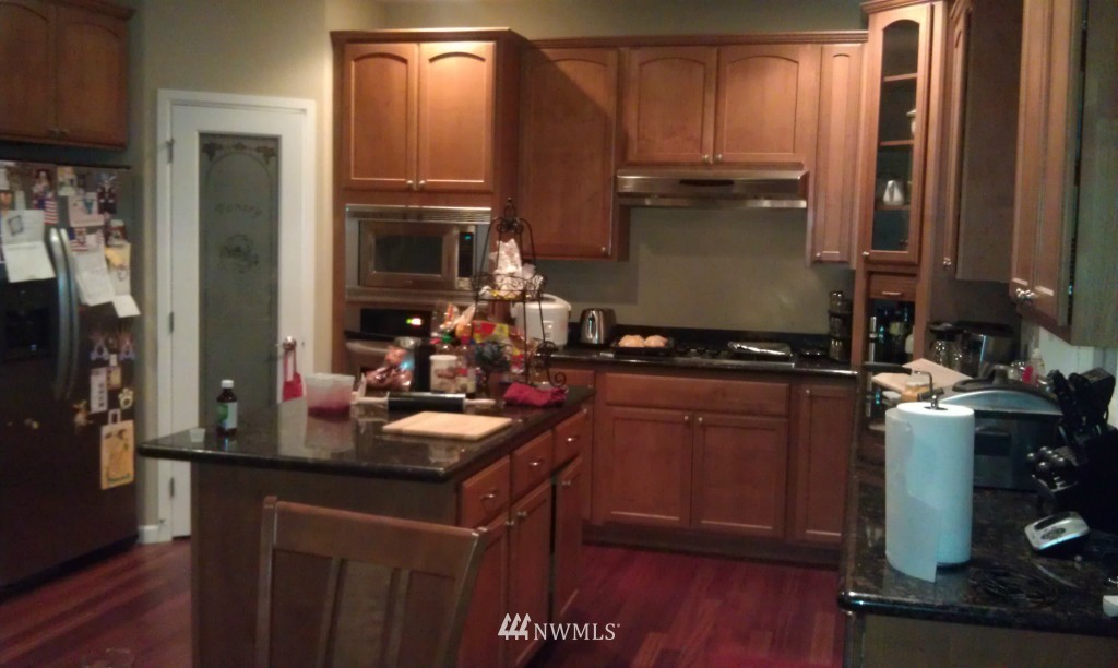 5904 Northeast 4th Place Renton, WA 98059 - Photo 5 of 12