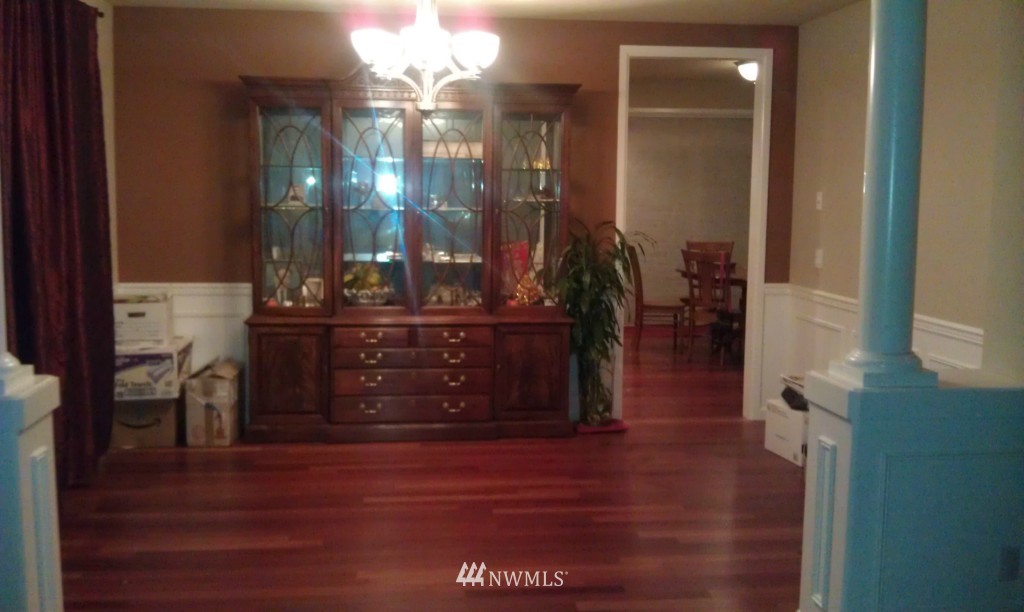 5904 Northeast 4th Place Renton, WA 98059 - Photo 6 of 12