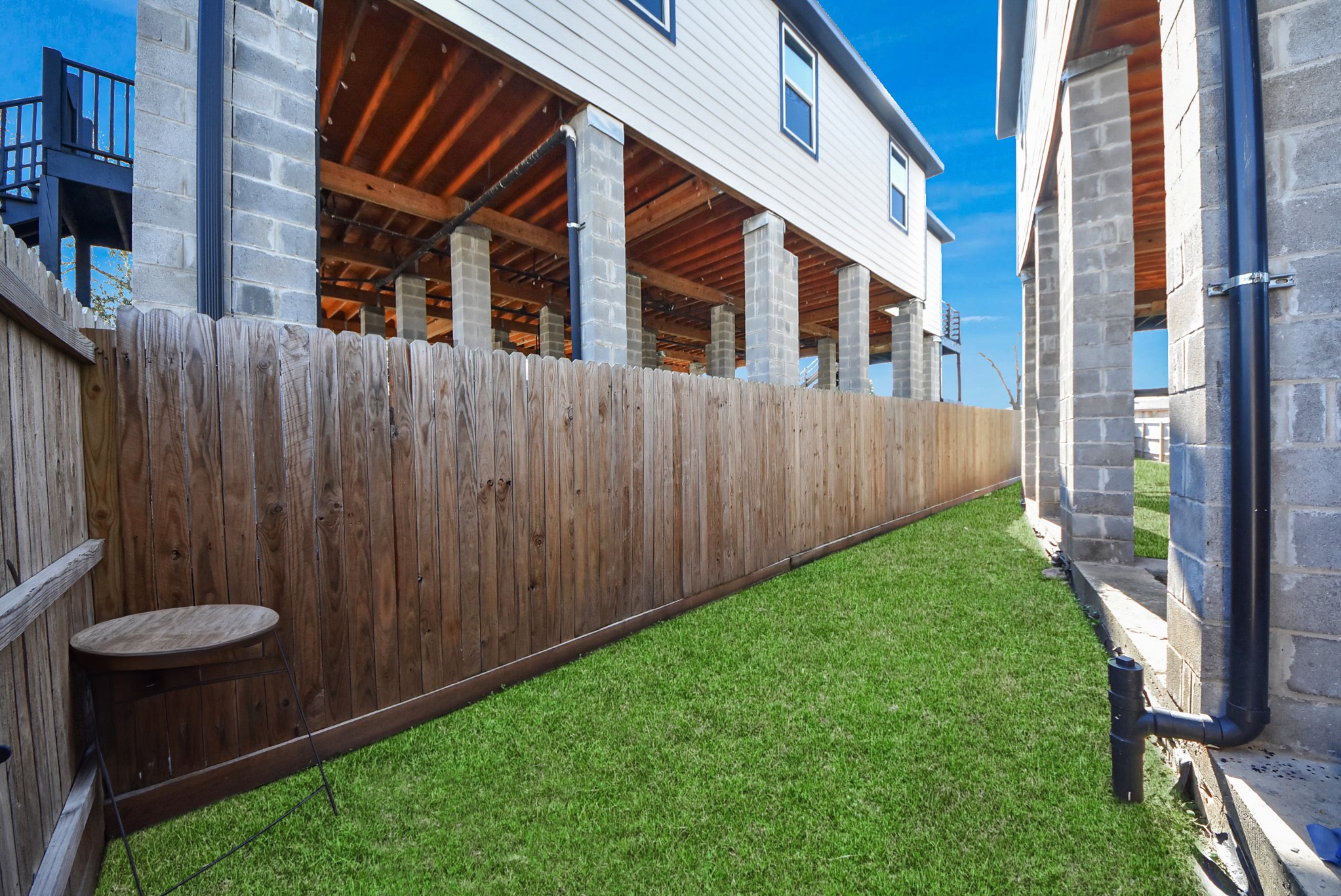 618 Maple Way, Unit A Houston, TX 77015 - Photo 43 of 48 a view of a backyard with small cabin