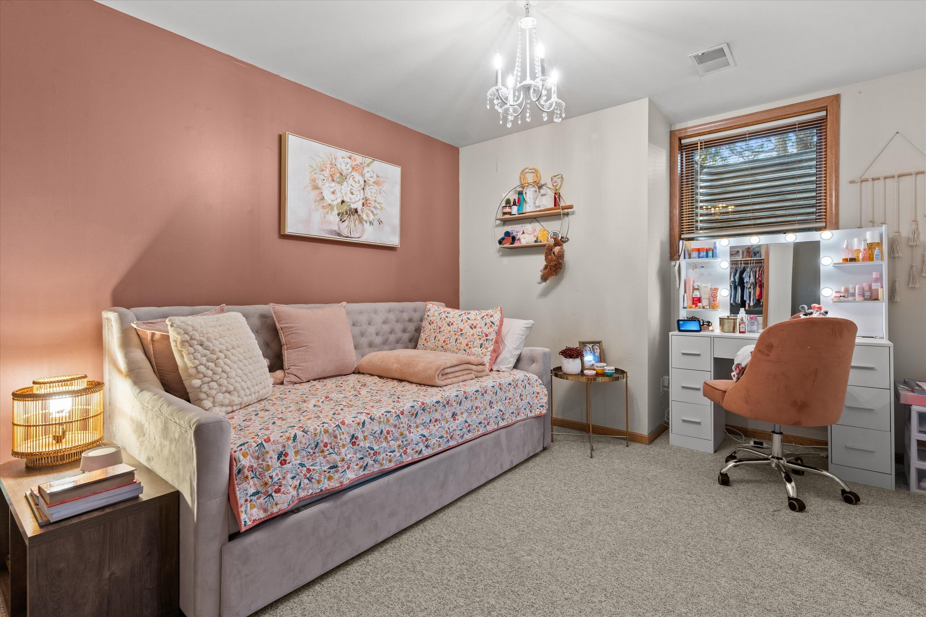 2293C Circle Ridge, Unit 31 Delafield, WI 53018 - Photo 15 of 27 Lower Level Bedroom w/Egress Window
