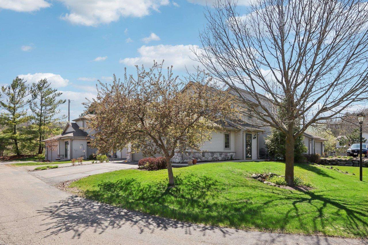 2293C Circle Ridge, Unit 31 Delafield, WI 53018 - Photo 22 of 27 Spring Time in Kettle Ridge