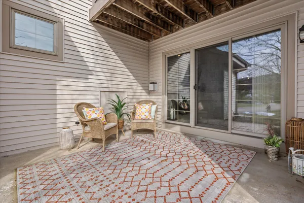 $425,000 | 2293 A Circle Ridge, Delafield, WI 53018