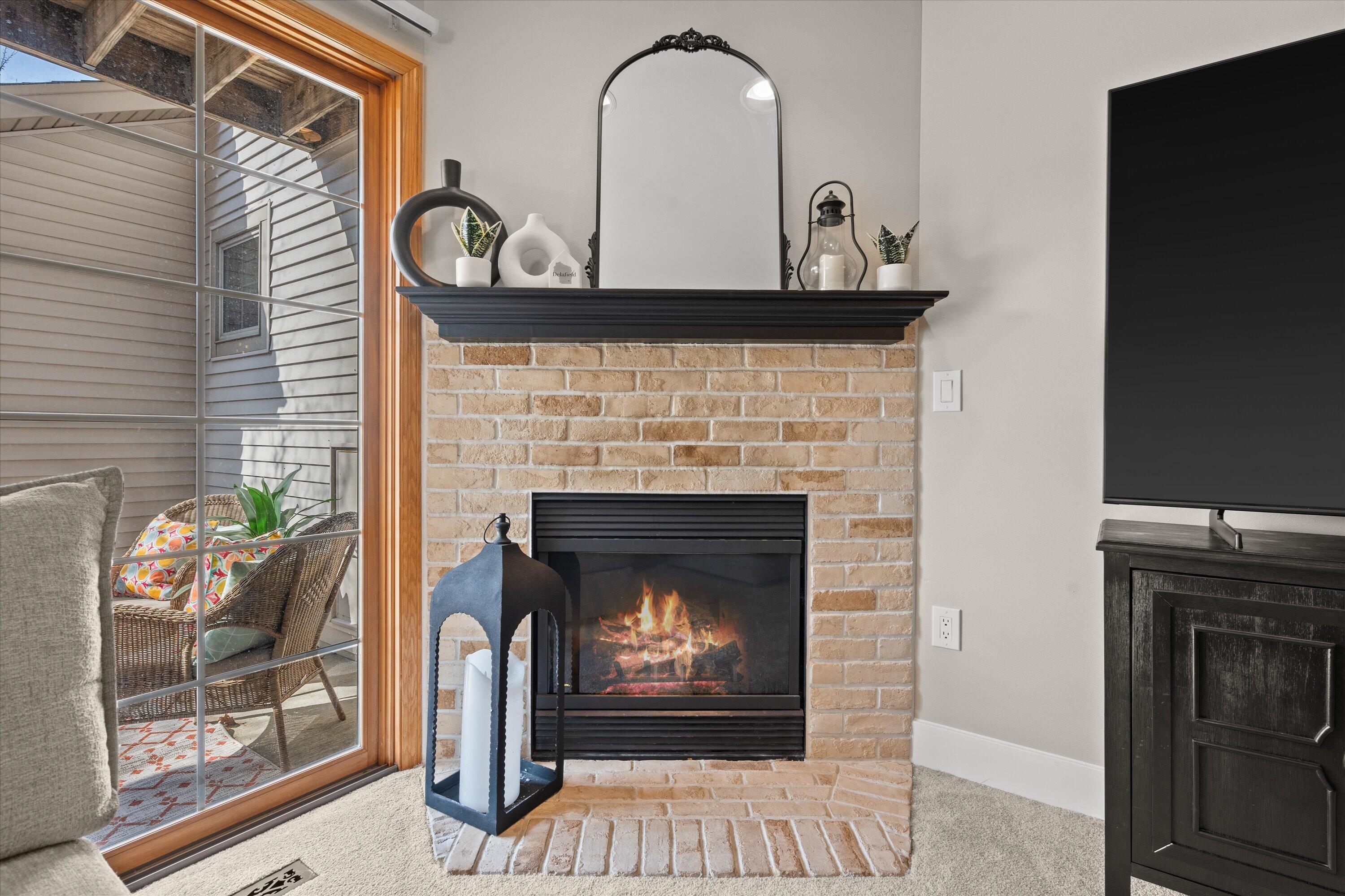 2293C Circle Ridge, Unit 31 Delafield, WI 53018 - Photo 7 of 27 Gas Fireplace