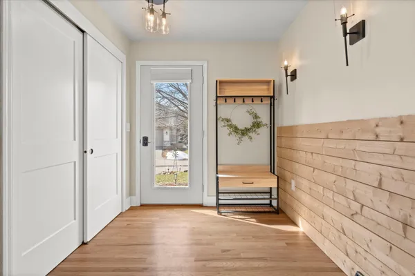 $425,000 | 2293 A Circle Ridge, Delafield, WI 53018