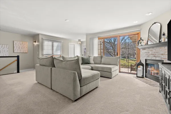 $425,000 | 2293 A Circle Ridge, Delafield, WI 53018