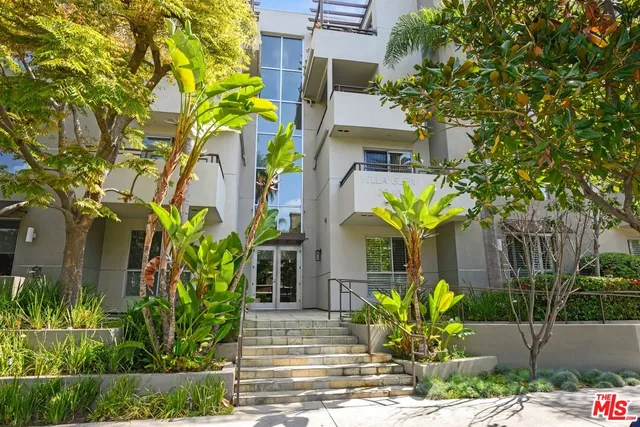 $1,099,000 | 2240 South Beverly Glen Boulevard, Unit 102, Los Angeles, CA 90064