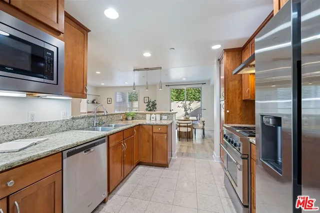 $1,099,000 | 2240 South Beverly Glen Boulevard, Unit 102, Los Angeles, CA 90064