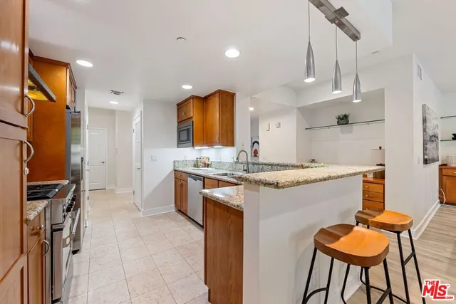 $1,099,000 | 2240 South Beverly Glen Boulevard, Unit 102, Los Angeles, CA 90064