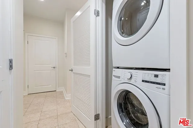 $1,099,000 | 2240 South Beverly Glen Boulevard, Unit 102, Los Angeles, CA 90064