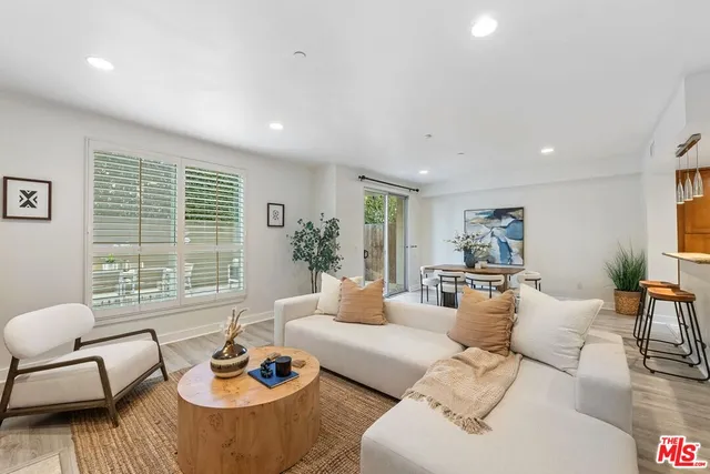 $1,099,000 | 2240 South Beverly Glen Boulevard, Unit 102, Los Angeles, CA 90064