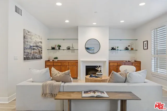 $1,099,000 | 2240 South Beverly Glen Boulevard, Unit 102, Los Angeles, CA 90064