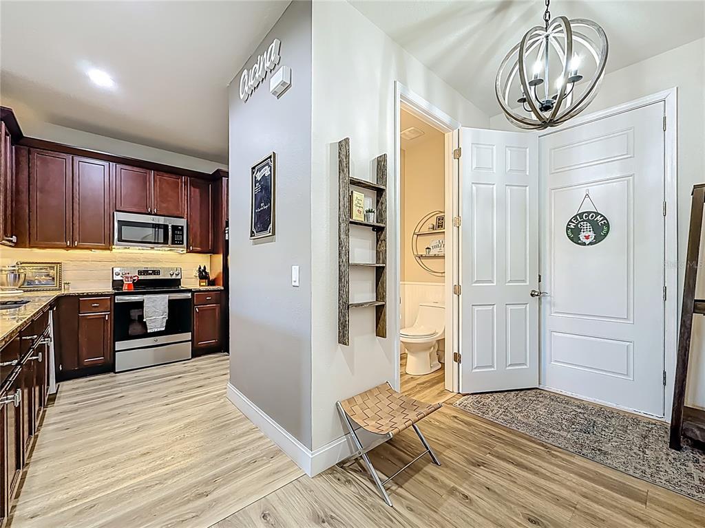 1962 Marlington Way Clearwater, FL 33763 - Photo 6 of 39