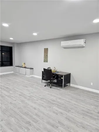 $1,500 | 602 Warwick Avenue, Warwick, RI 02888