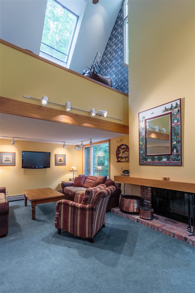 58 Hilltop Road, Unit 58 Winhall, VT 05340 - Photo 4 of 25