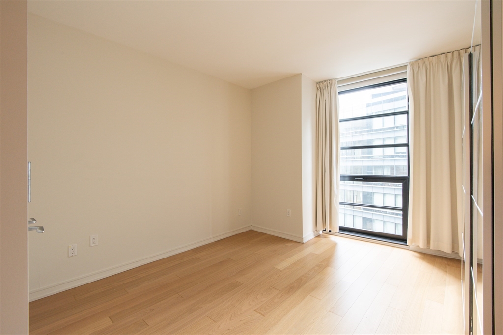 580 Washington Street, Unit 6F Boston, MA 02111 - Photo 19 of 37