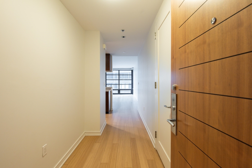580 Washington Street, Unit 6F Boston, MA 02111 - Photo 4 of 37