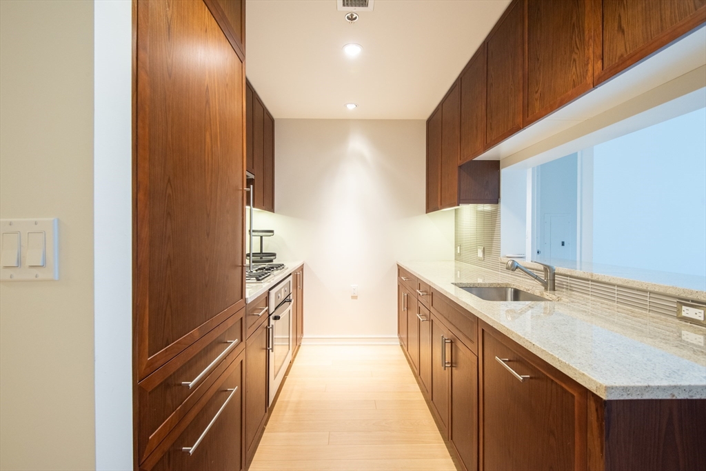 580 Washington Street, Unit 6F Boston, MA 02111 - Photo 6 of 37