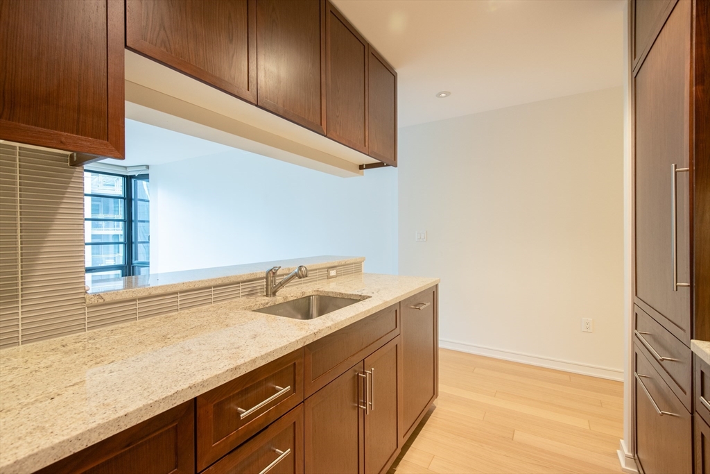 580 Washington Street, Unit 6F Boston, MA 02111 - Photo 9 of 37