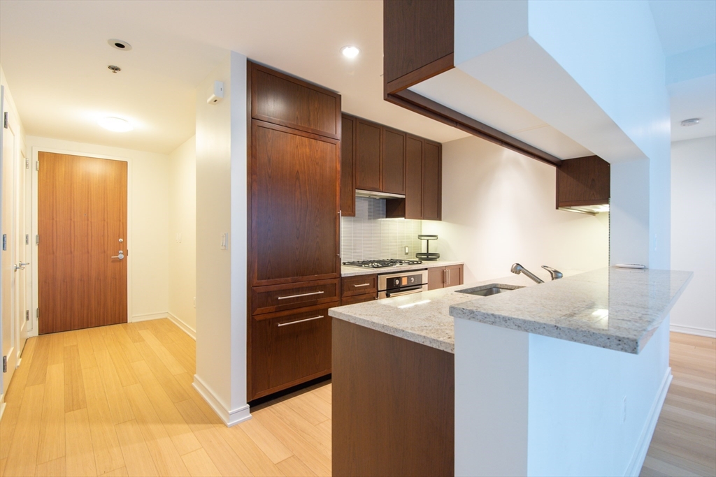 580 Washington Street, Unit 6F Boston, MA 02111 - Photo 10 of 37