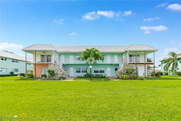 $1,799 | 3225 East Riverside Drive, Unit 34C, Fort Myers, FL 33916