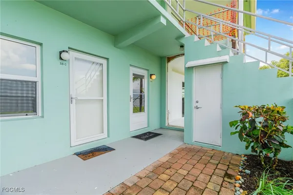 $1,799 | 3225 East Riverside Drive, Unit 34C, Fort Myers, FL 33916