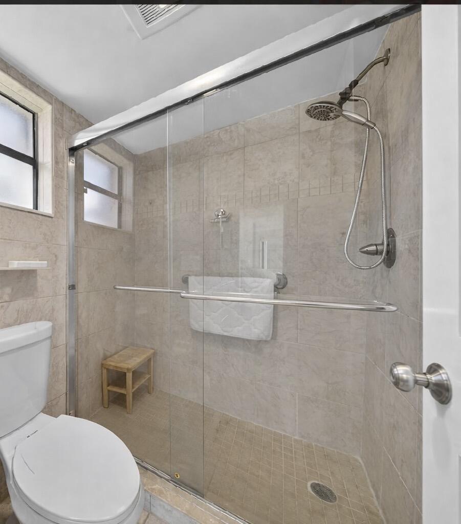 3206 South Lakeview Circle, Unit 1101 Fort Pierce, FL 34949 - Photo 19 of 38 master bath