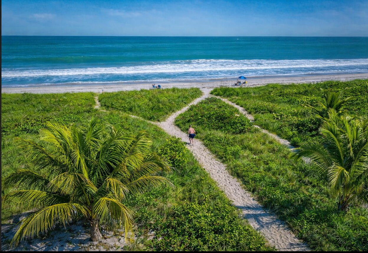 3206 South Lakeview Circle, Unit 1101 Fort Pierce, FL 34949 - Photo 27 of 38 private beach access