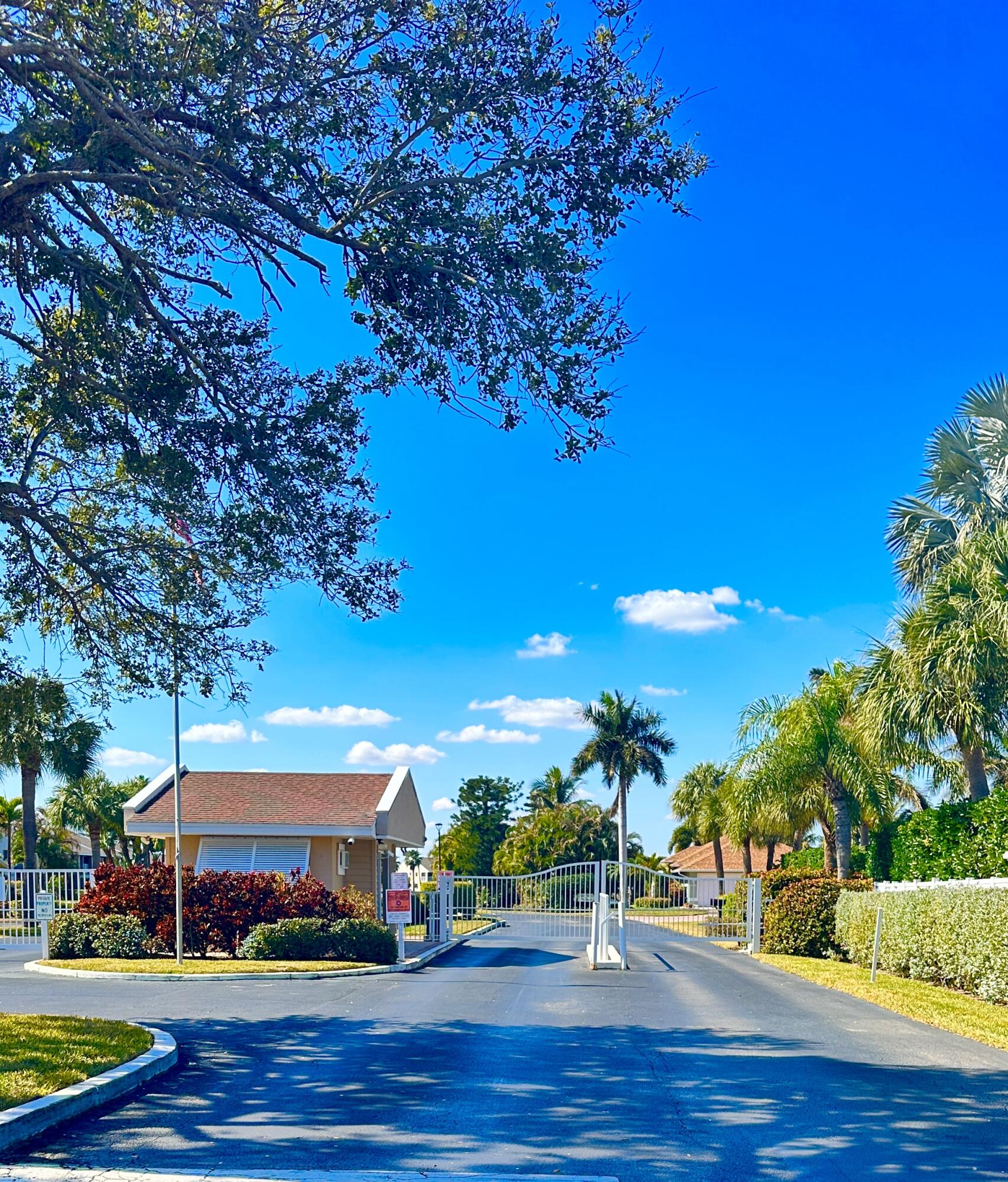 3206 South Lakeview Circle, Unit 1101 Fort Pierce, FL 34949 - Photo 3 of 38 IMG_8557 (1)