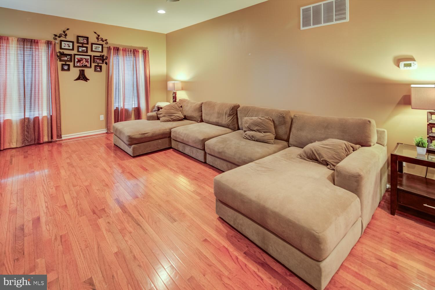 308 Wilkinson Drive Newark, DE 19702 - Photo 4 of 31