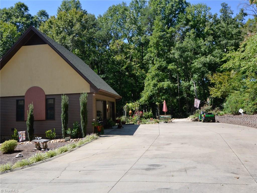 660 Bethlehem Church Road Eden, NC 27288 - Photo 3 of 30 Gallery Image 3