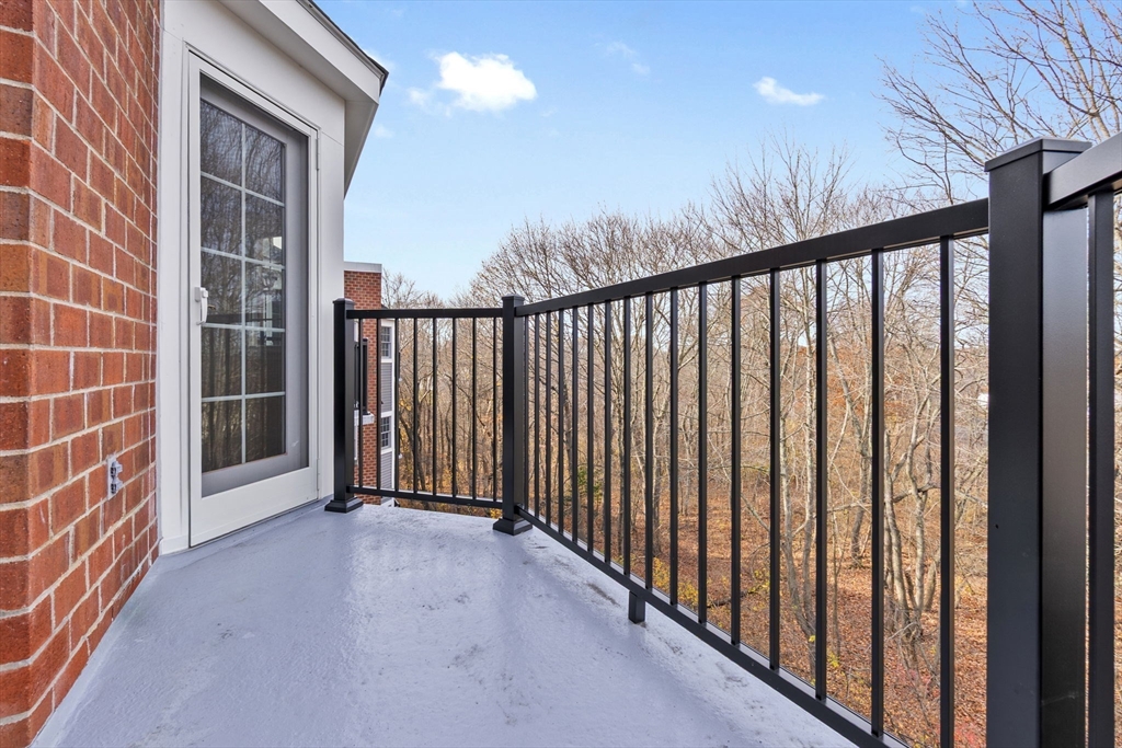 148 Main Street, Unit C538 North Andover, MA 01845 - Photo 13 of 23 a view of a balcony