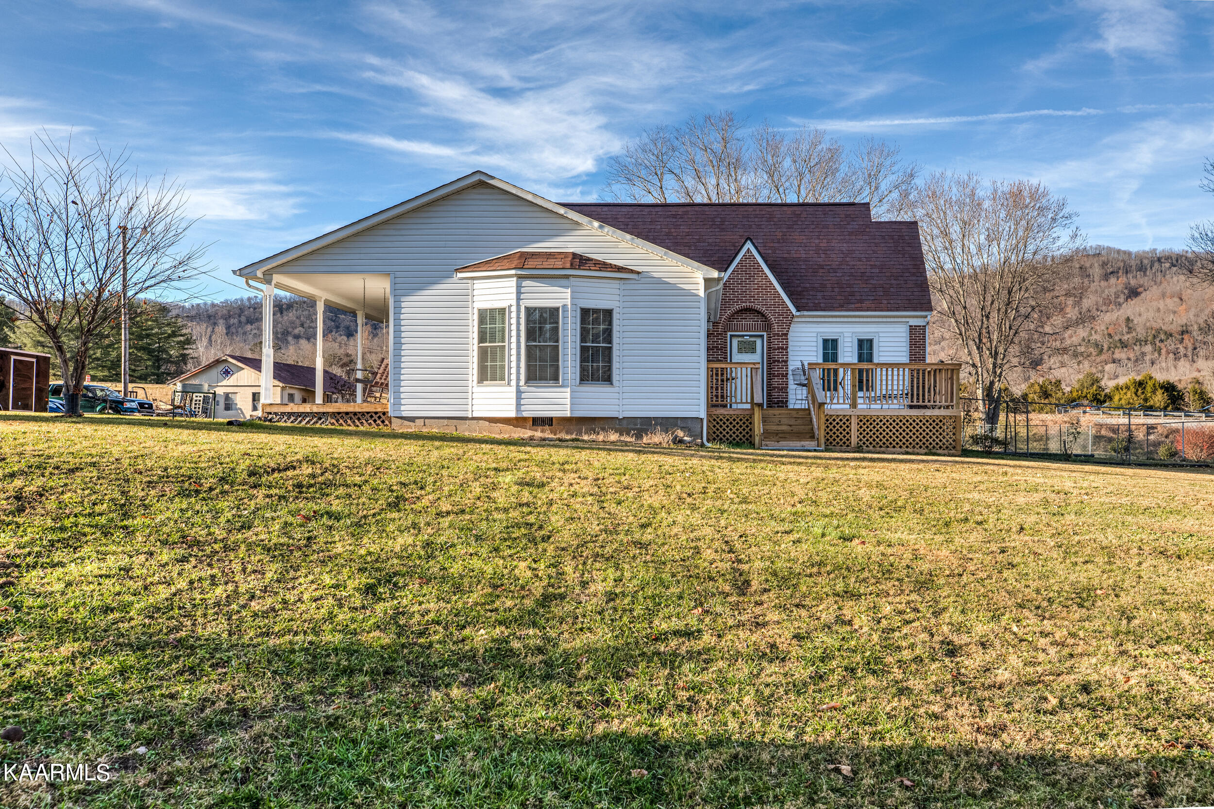 491 Middlesboro Road La Follette, TN 37766 - Photo 4 of 53 491 Middlesboro Hwy-2