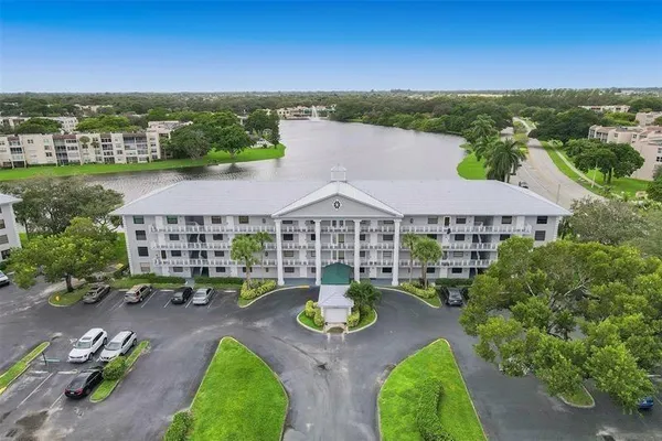 $2,700 | 1520 Whitehall Drive, Unit 202, Davie, FL 33324