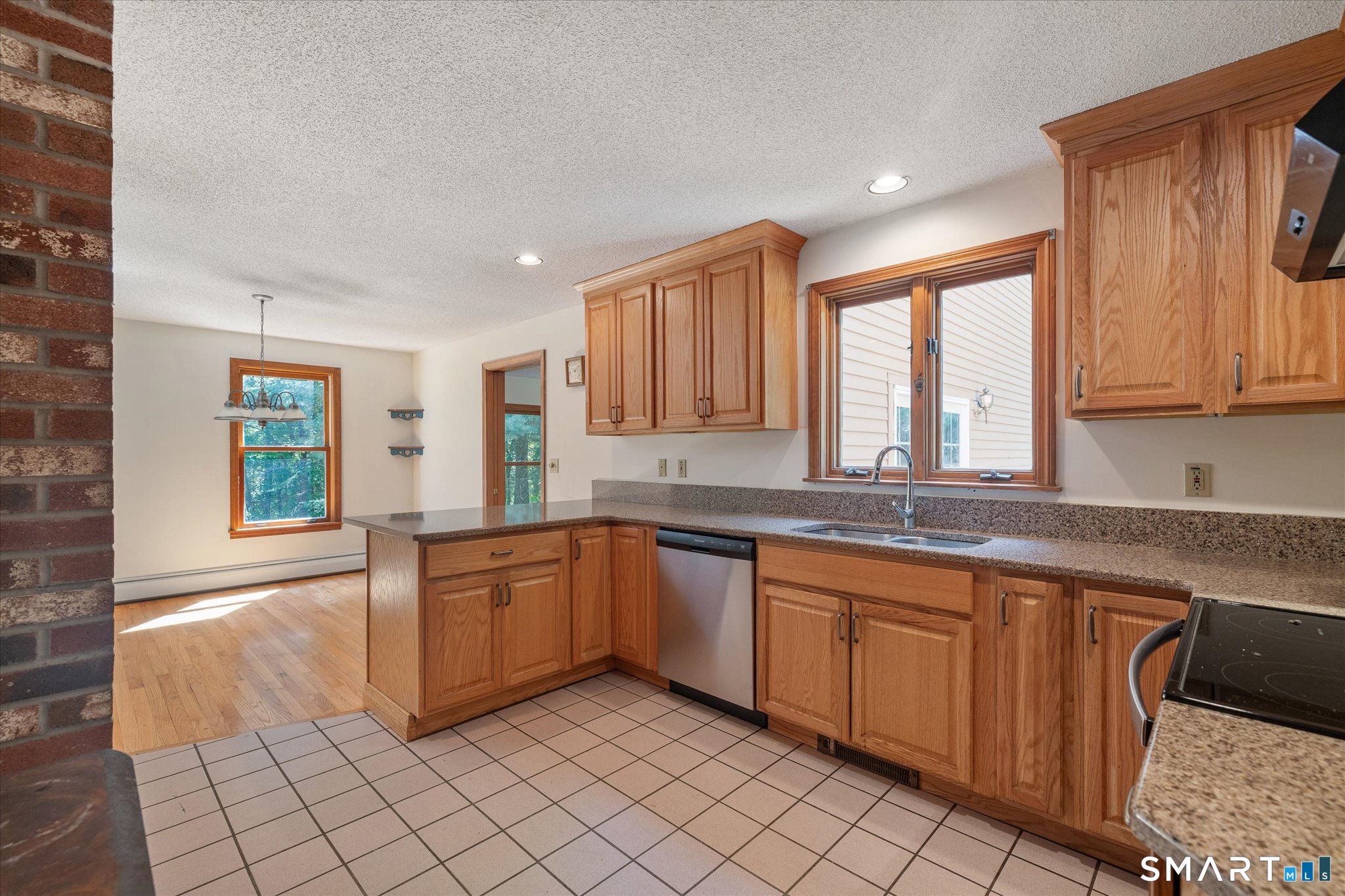 244 Paine Road Pomfret, CT 06259 - Photo 9 of 40
