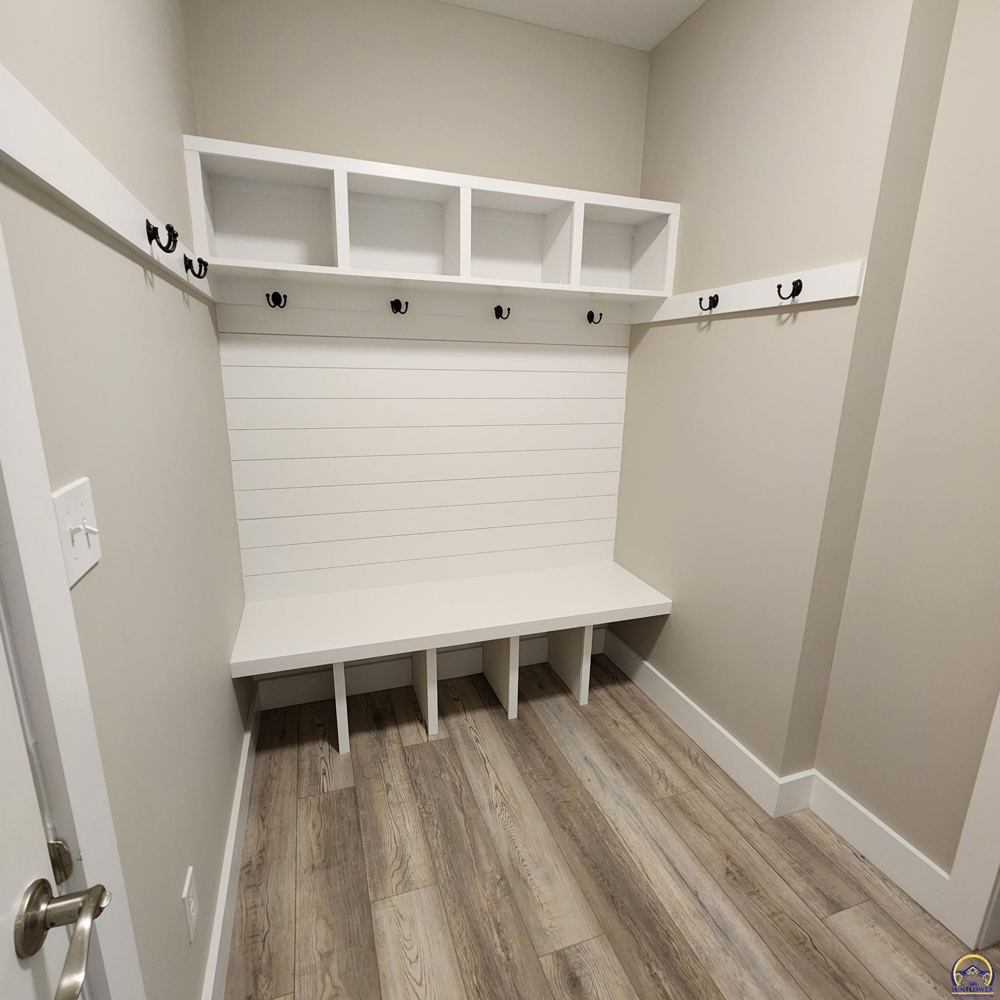 6353 Crescent Rim Drive Ozawkie, KS 66070 - Photo 13 of 33