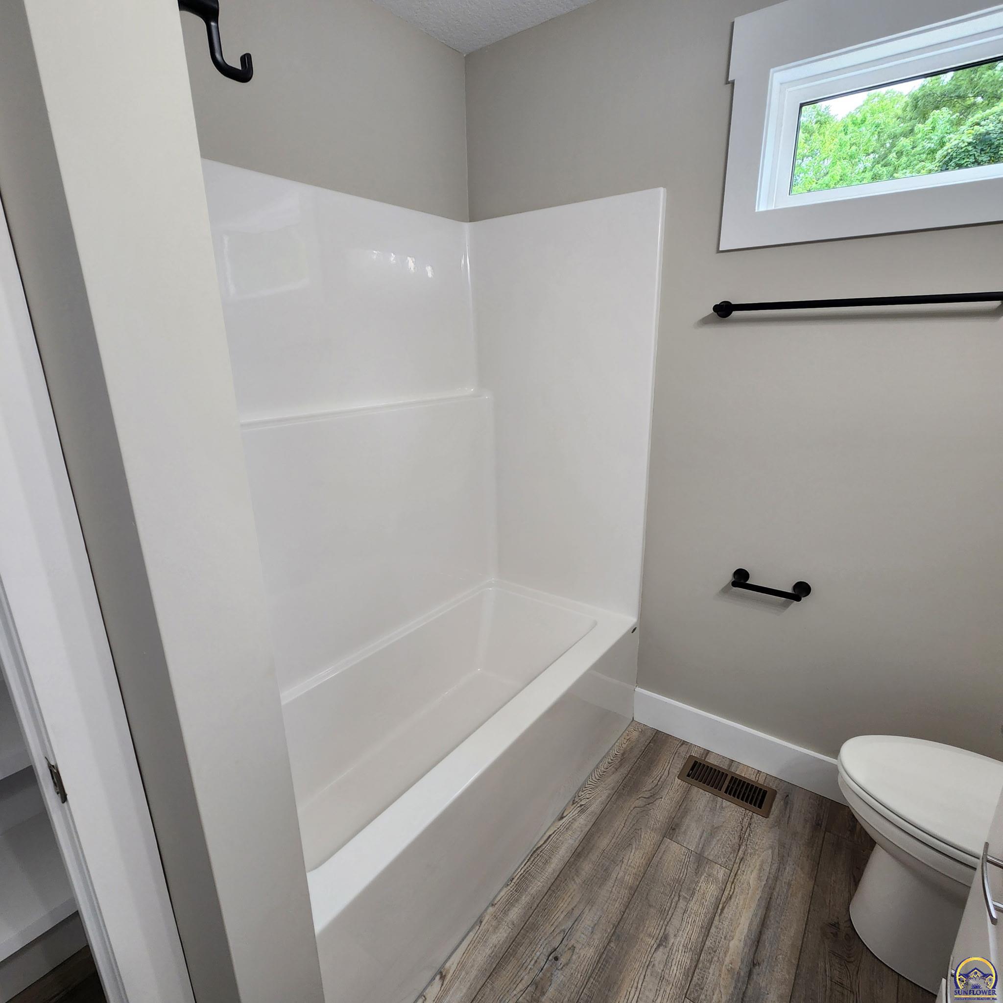 6353 Crescent Rim Drive Ozawkie, KS 66070 - Photo 22 of 33