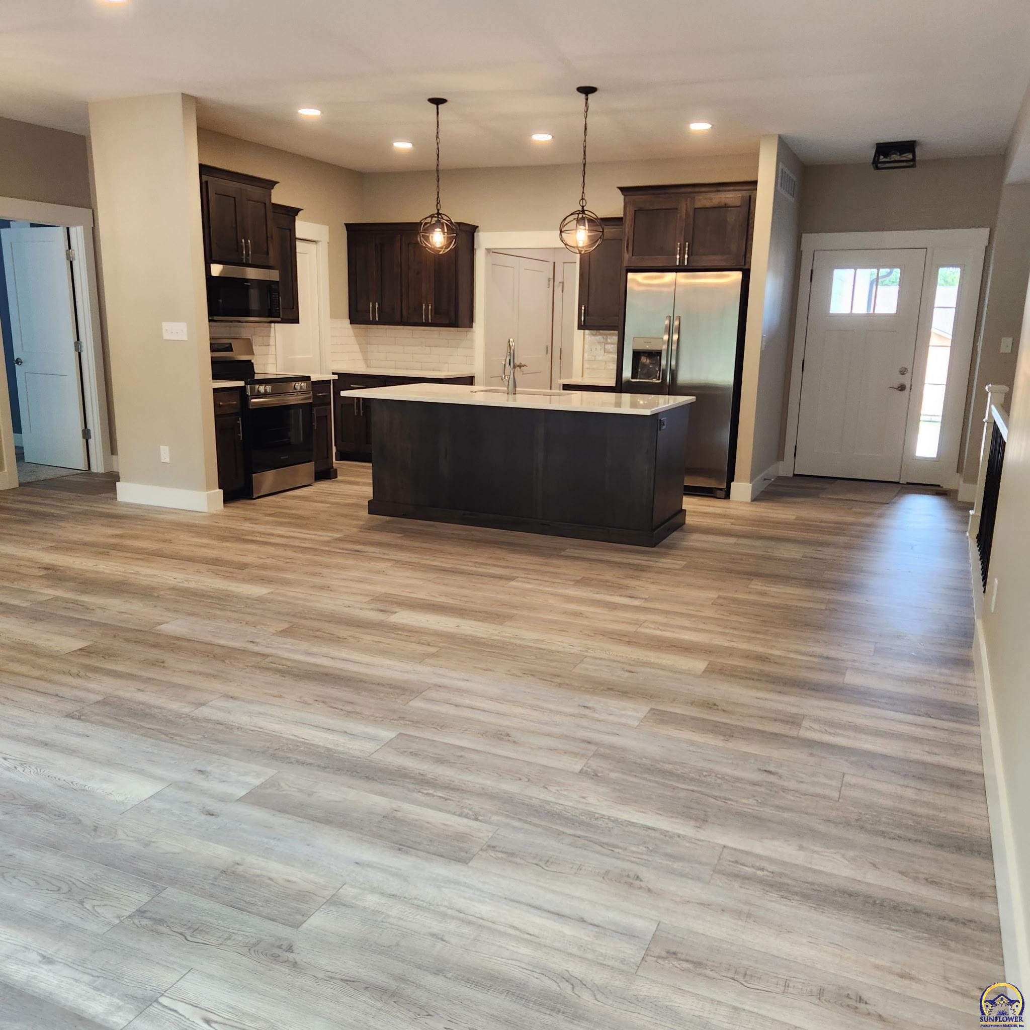 6353 Crescent Rim Drive Ozawkie, KS 66070 - Photo 6 of 33